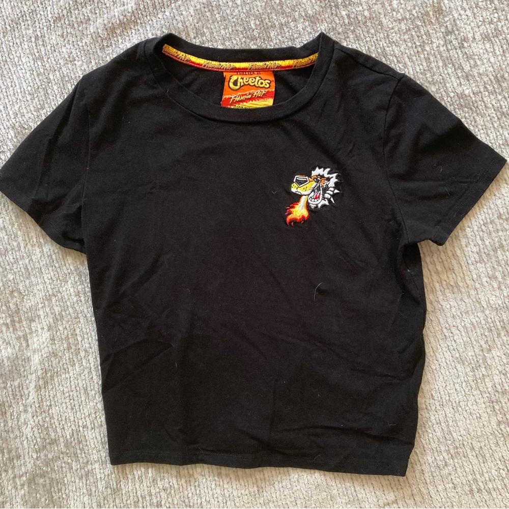 Forever 21 Cheetos Flamin’ Hot Black Graphic Crop Tee Shirt‎ Size Medium